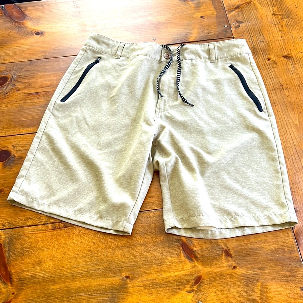 Men’s Freeworld Hybrid Shorts / Size 34 / Light Tan